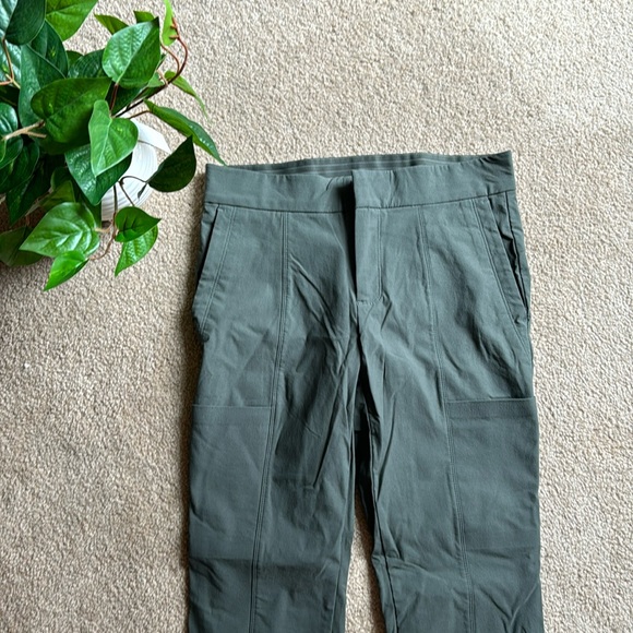 Like new Athelta Wander stash skinny pant - Picture 1 of 7